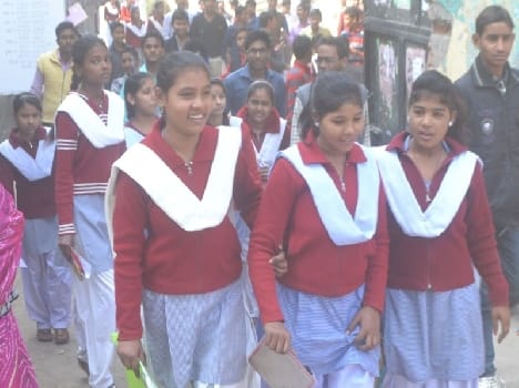 Copy in Hindi, six candidate caught