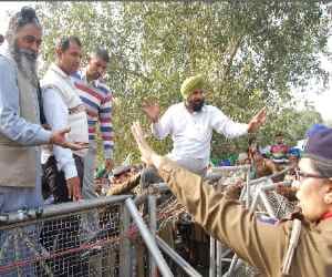 farmer protest and clash with police in chandigarh