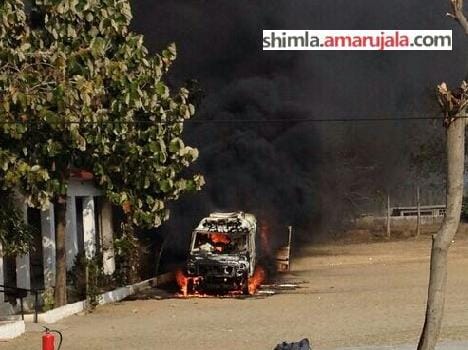 blast in 108 ambulance at una, see live video.
