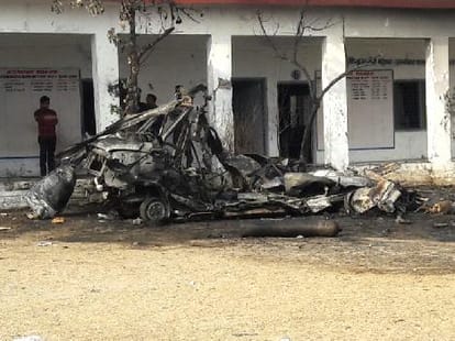 blast in 108 ambulance at una, see live video.