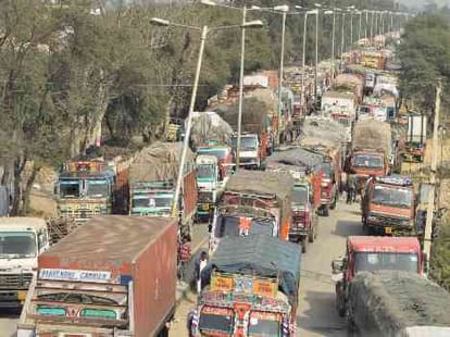 haryana jat movement, one dead in firing in jat people and police