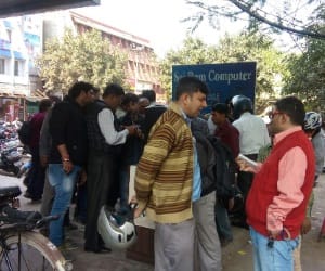 Rigging in Freedom 251 smartphone booking