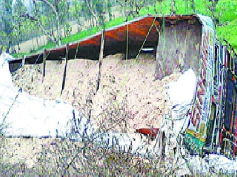 Durgtnaaon two deaths, 16 injured