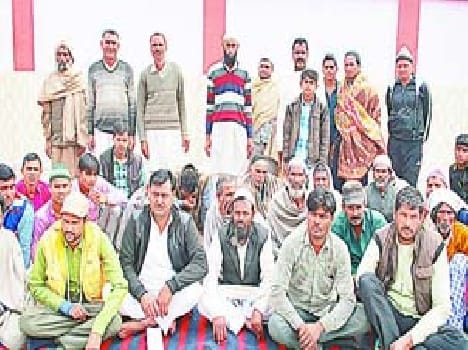 Three absconding accused bailable warrant