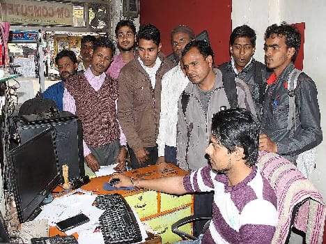 poeple are rushing for the online ragistration of the phone 