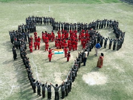 Message of unity given by the human chain