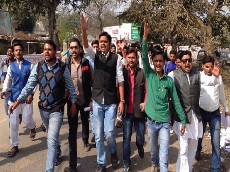 gf college students burnt efigy of kanhaiya and rahul