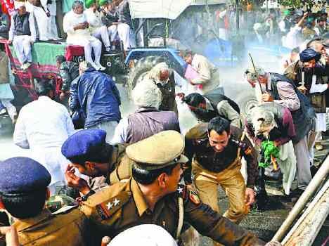 water cannon use against famrers by chandigarh police