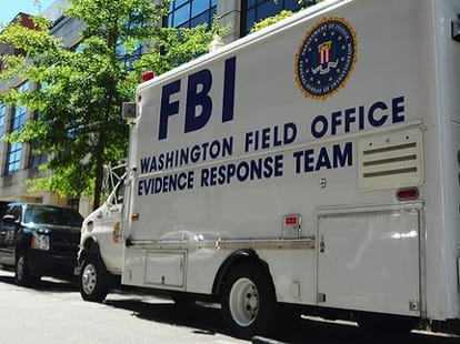 Apple appose to unlock the iphone of terrorist