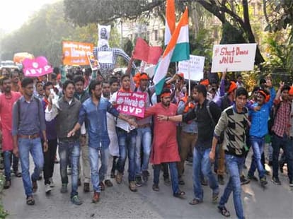 'Red Fort' Kanhaiya silently in getting it on and save JNU