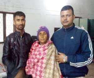 samwasini return to her home with son.