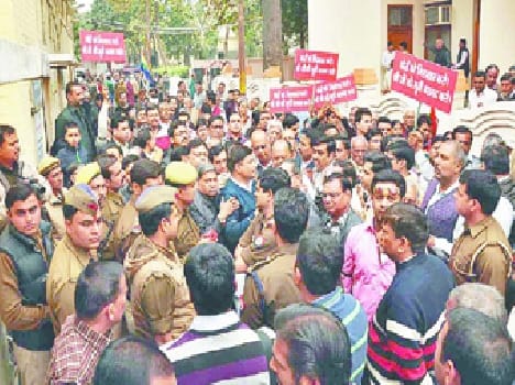 DM surrounded by the Jain community