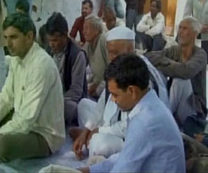 A panchayat bans mobile phones for girls
