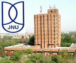 Centre govt fails on JNU issue : AAP