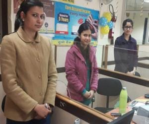 bank brave female employees honored.
