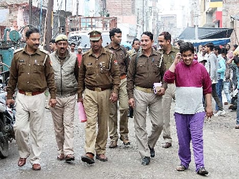Abortive bid made to snatch policeman's rifle