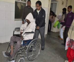 worst facility in doon hospital, no ward boy.