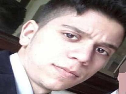 Man burns teenage pregnant girlfriend alive