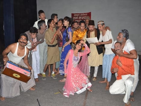 Thakon and Gandhi Bhavan reverberated with applause