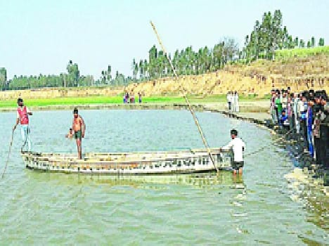 Got married man fallen Ganga