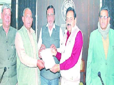 Ompal district president, secretary Ratan