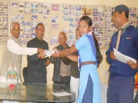 Medal by giving children Honored to