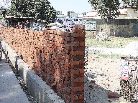 Malviya dwelling house day Night-has come, boundary walls being made