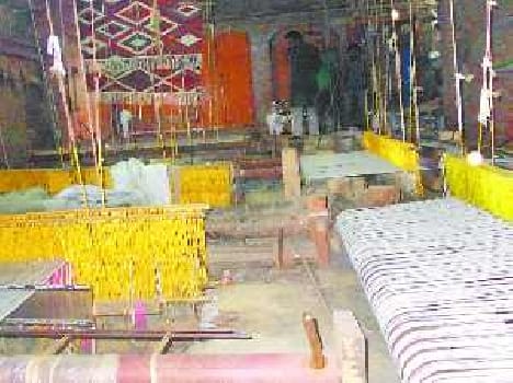 Jat agitation crumbling infrastructure carpet industry