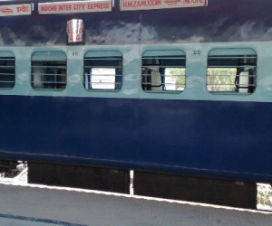 Arrested three accused of stealing from the train bogie parcel.