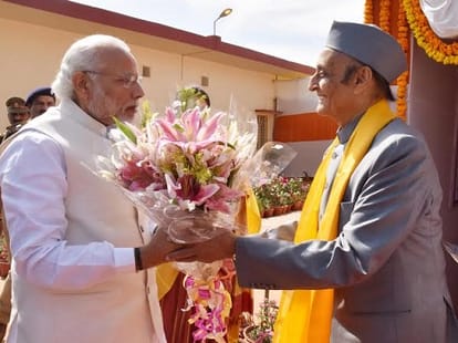 Narendra modi reached Varanasi, will participate in Ravidas jayanti program