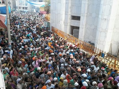 Narendra modi reached Varanasi, will participate in Ravidas jayanti program