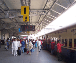 Rail Budget: overseas to train on the lines of passenger comfort, safety.