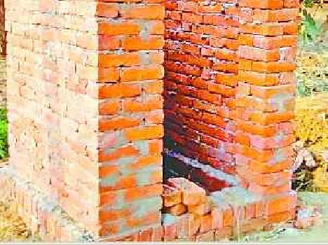 Toilet has been made of poor brick
