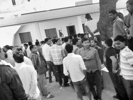 Sarraf Dbangon threatened , shops closed