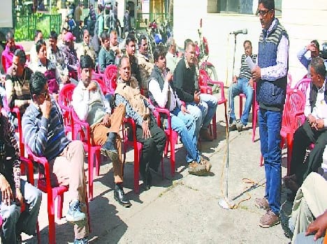VDO pitched against the officers