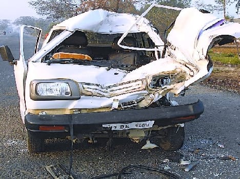 Maruti six pilgrims and injured in truck collision