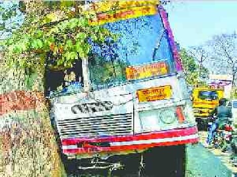 Brake failure, injuring himself but saved the lives of passengers