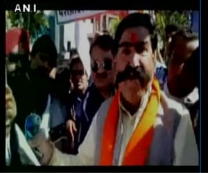 bjp rajasthan mla gyandev ahuja says 2000 bottles of liquor and 3000 used condoms are daily found in JNU