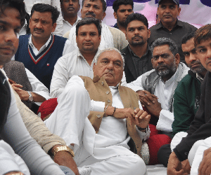 Hooda burned state in the fire of reservation.