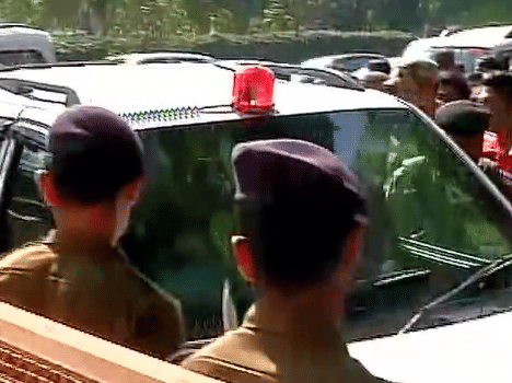 Jaitley arrived to court in defamation case against Kejriwal.