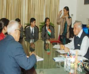 child actor of silent heroes film met with KK paul.