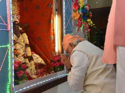 what pm modi taken as breakfast in varanasi