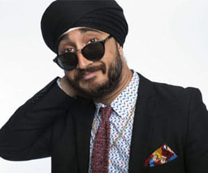 Sikh Turban take off American Airport.