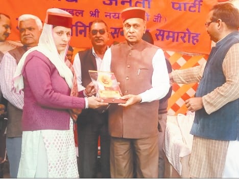 Former cm prem kumar dhumal honoured newly elected Panchayat representatives