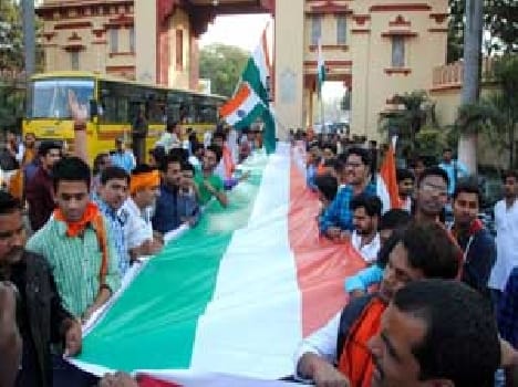 JNU out in protest against the tricolor trip