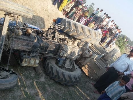 Tractor-trolley overturned a death, four injured