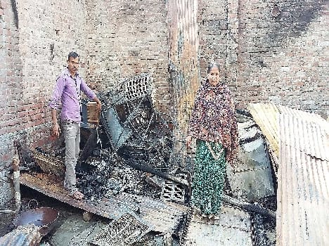 Sahaswan loss of millions of warehouse fire
