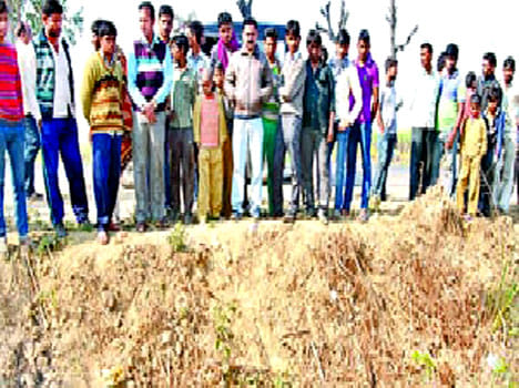 Man hanged till death and burnt in Baghpat