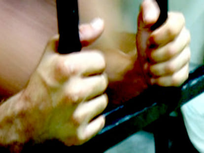 inmate in Moradabad quarreled behind bars by spoon knives