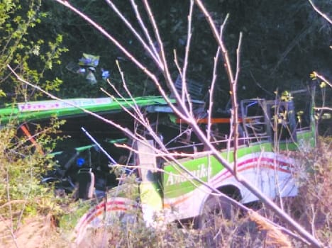 8 killed in bus accident near sirmour